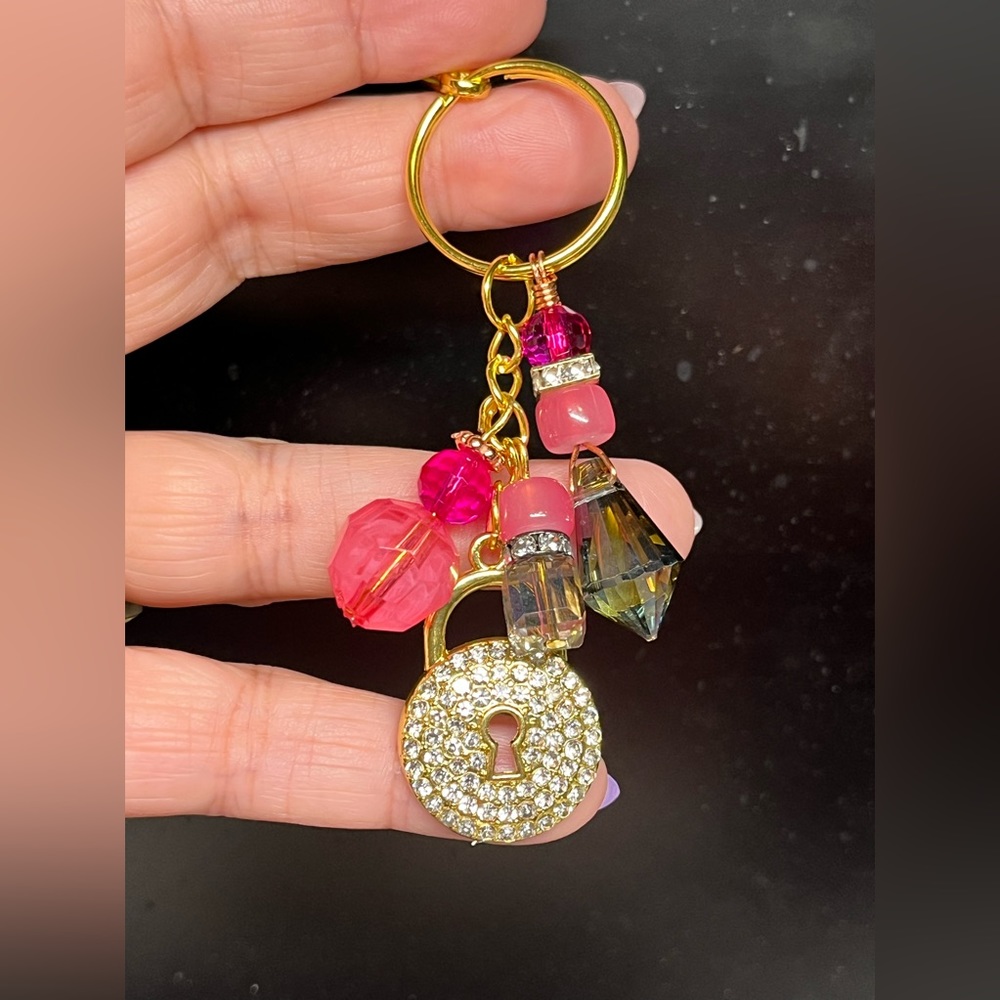 💦🌊beautiful gold and pink with black accents lock keychain purse bling - Picture 4 of 7